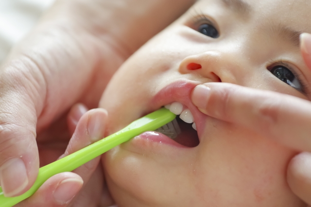 子どもの仕上げ磨きは何歳まで必要?